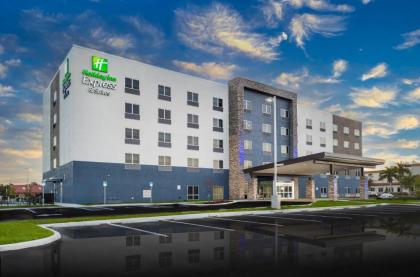 Holiday Inn Express  Suites   Fort myers Airport an IHG Hotel Florida